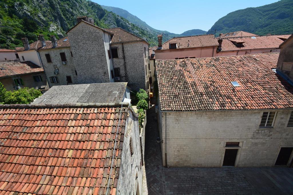 Tajami Apartments Kotor Luaran gambar